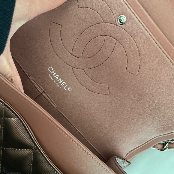 CHANEL Jumbo Classic Flap Patent Lambskin - Picture 14 of 16